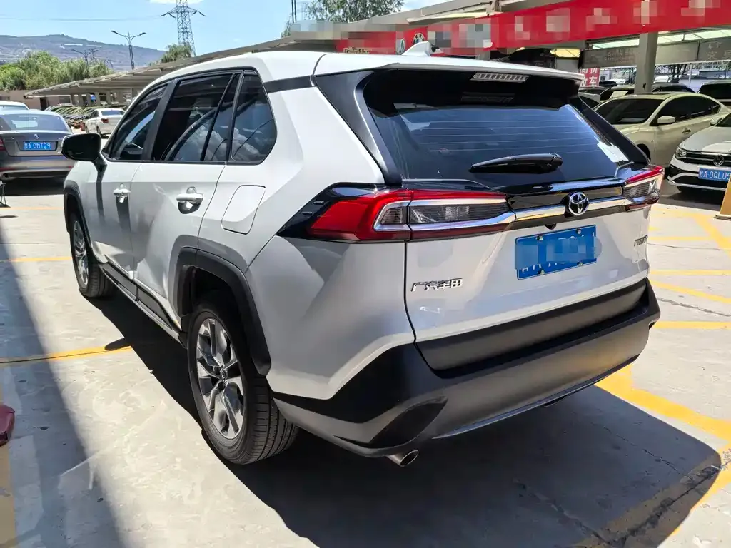 Toyota Wildlander 2024 из CN, фото 3