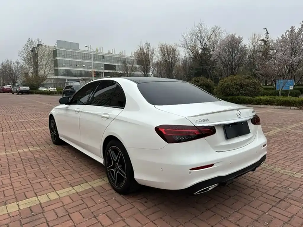 Mercedes-Benz E-Class (Import) — фото 3