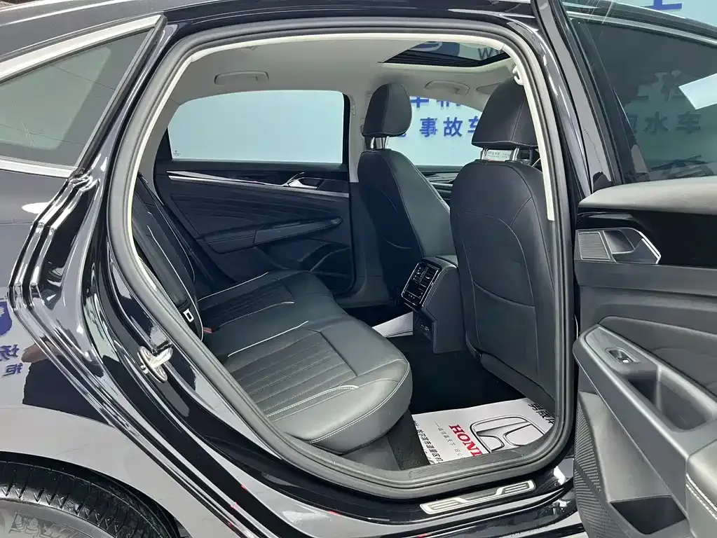 Volkswagen Passat — фото 10