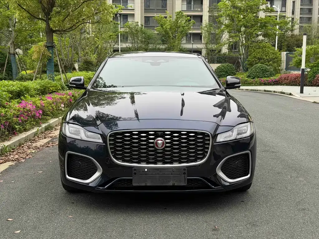 Jaguar XFL — фото 3