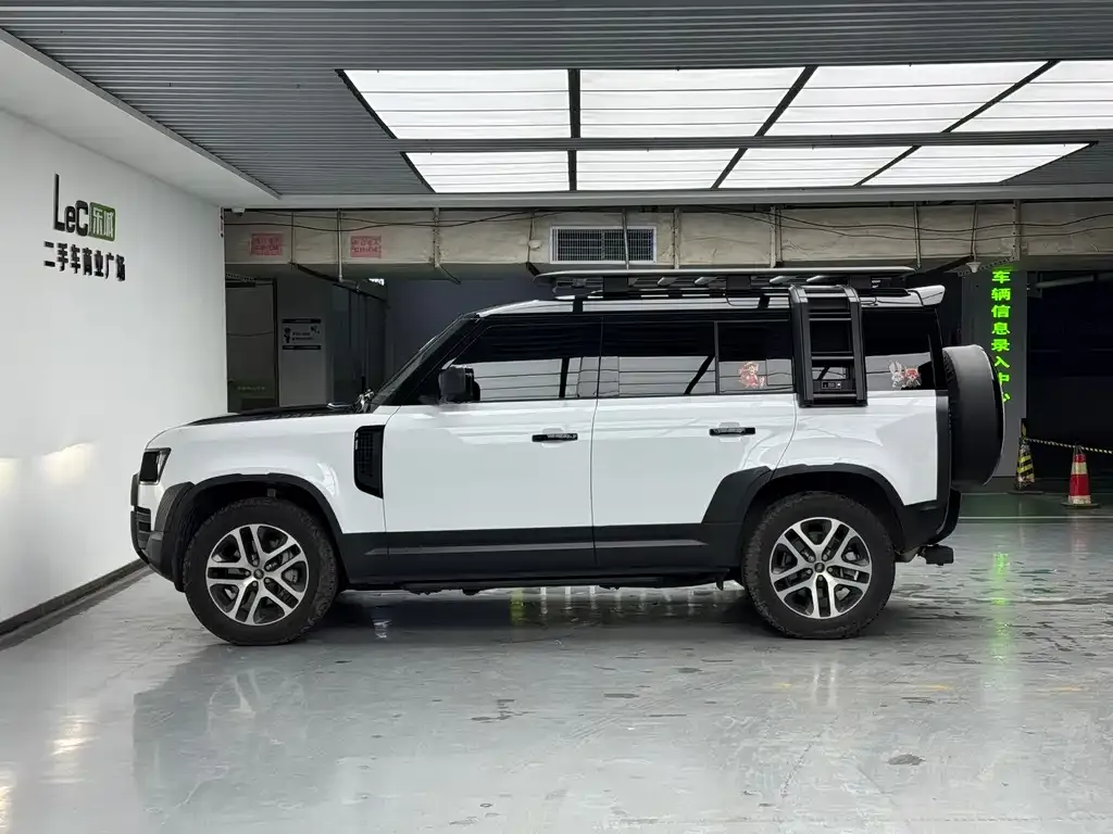 Land Rover Defender — фото 10