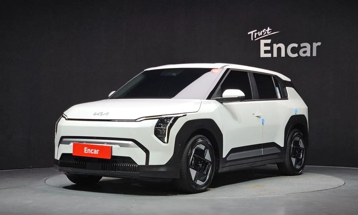 Kia EV3 — фото 1