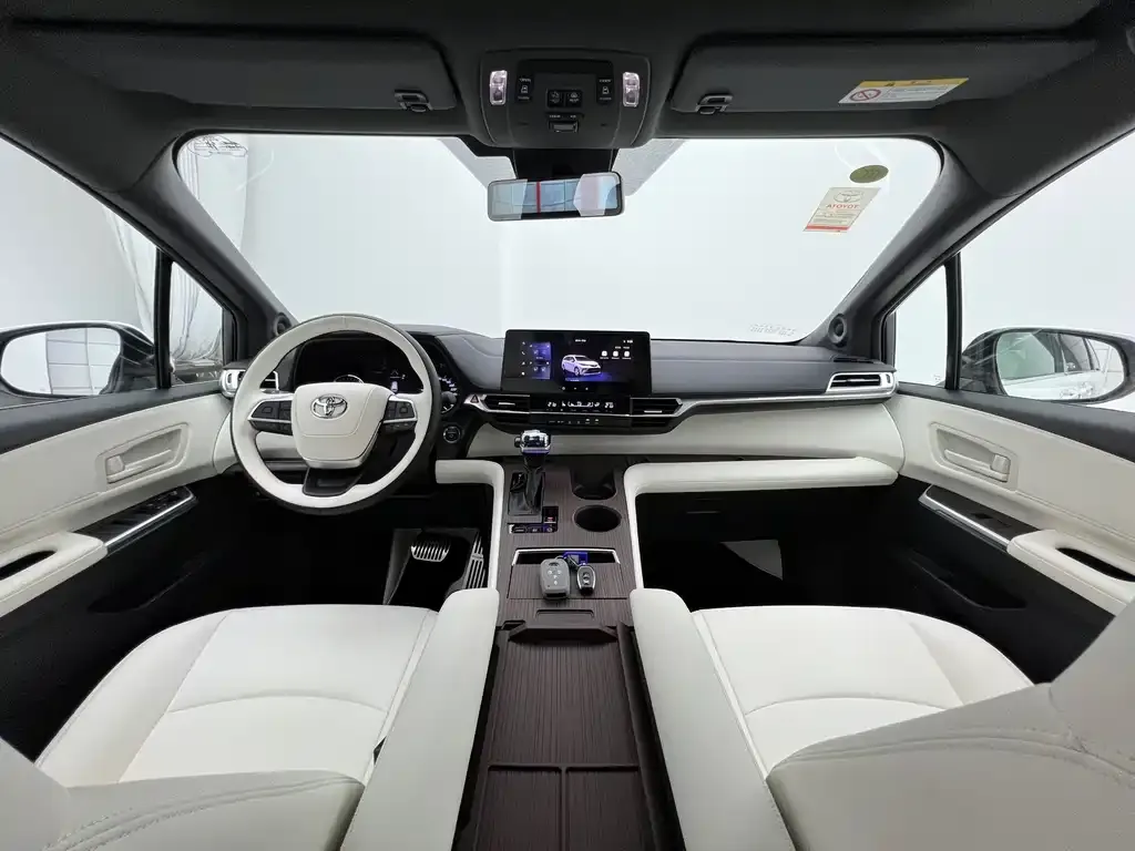 Toyota Granvia — фото 6