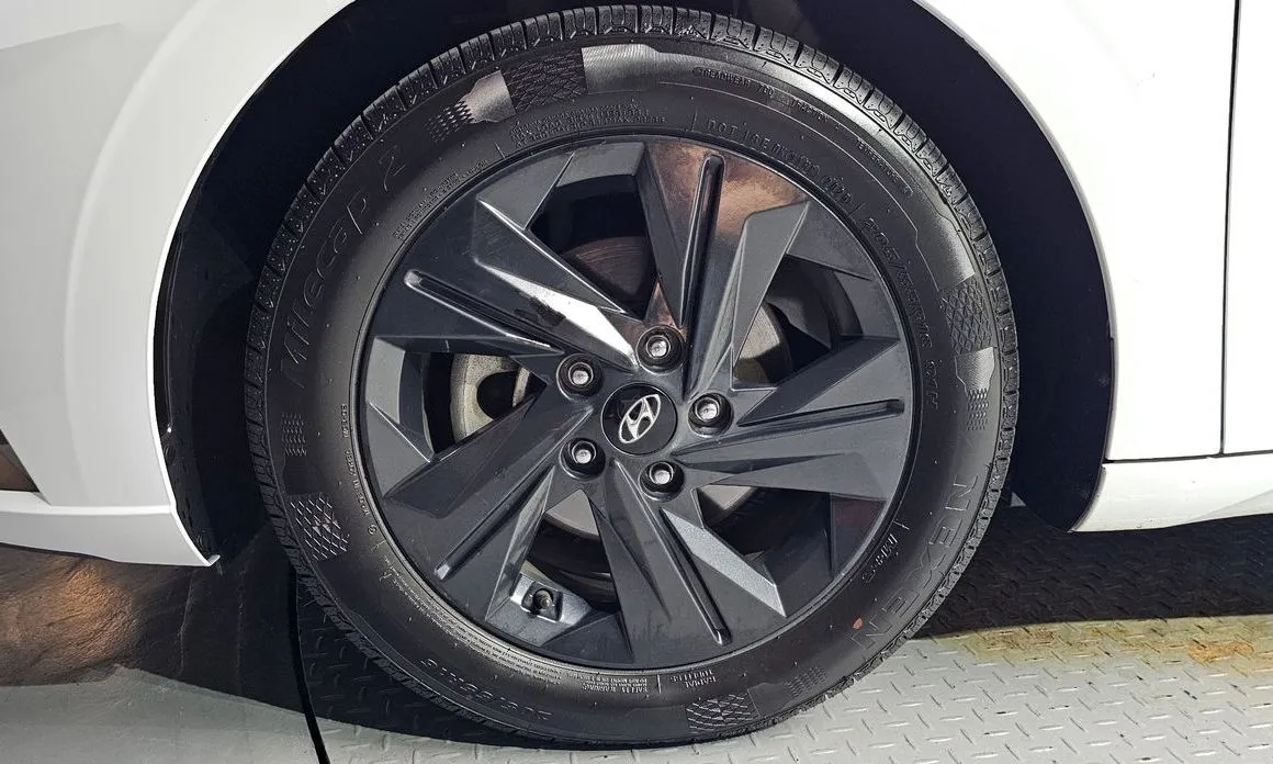Hyundai AVANTE — фото 6