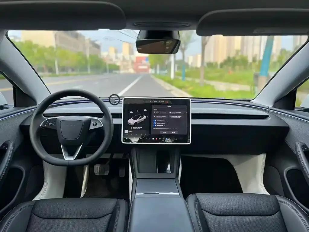 Tesla Model 3 — фото 3