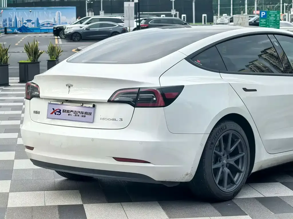 Tesla Model 3 — фото 2