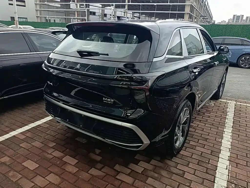 Hongqi HS3 PHEV — фото 6