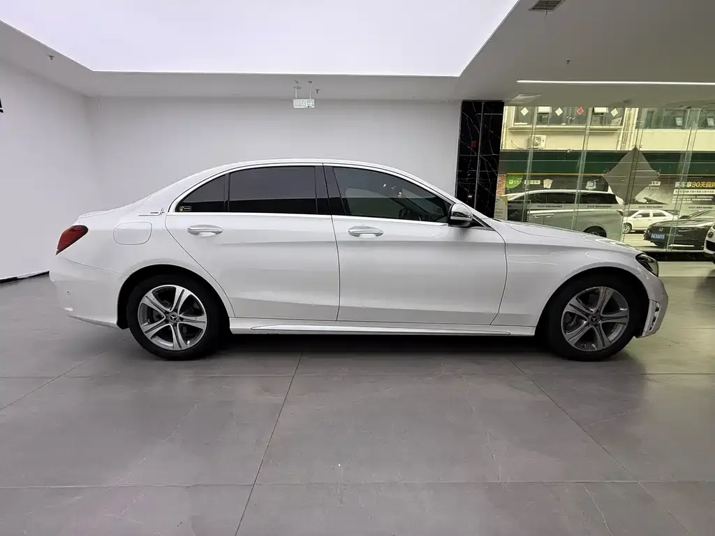 Mercedes-Benz C-Class — фото 10