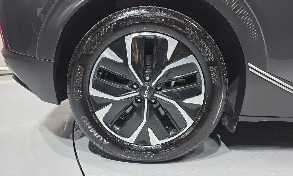 Kia EV6 2023 из KR, фото 4