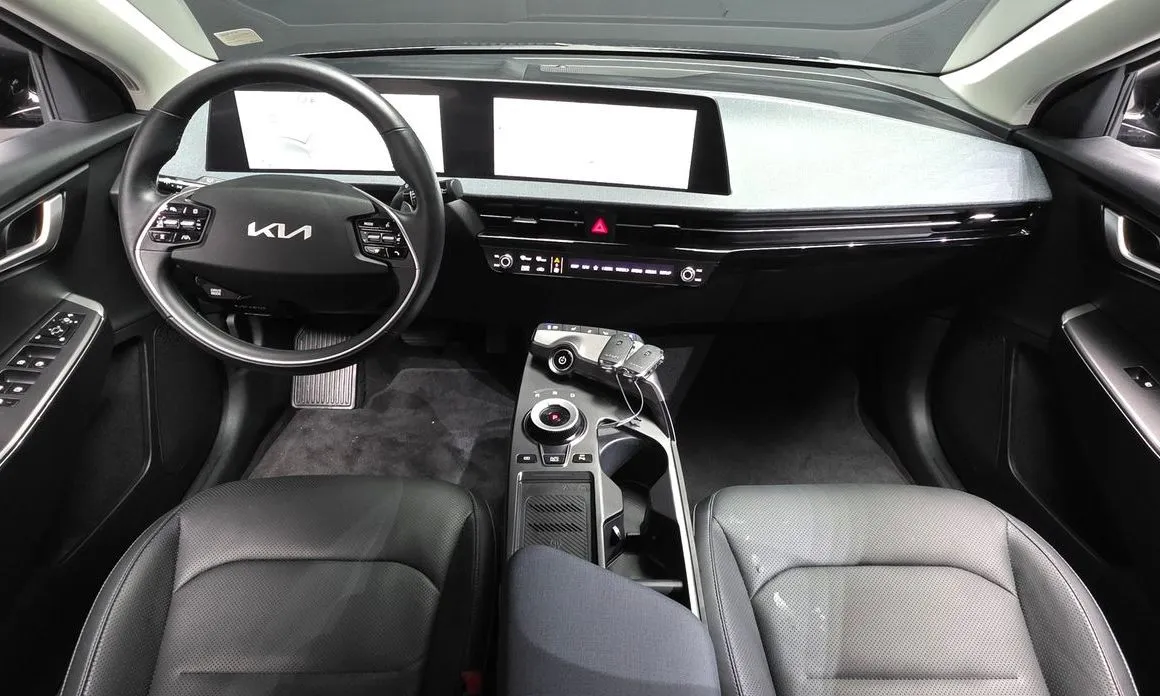 Kia EV6 2023 из KR, фото 10