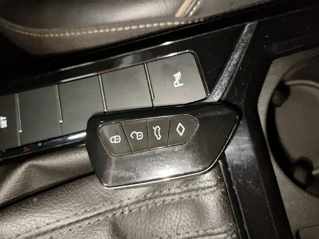 Volkswagen Passat 2021 из CN, фото 2