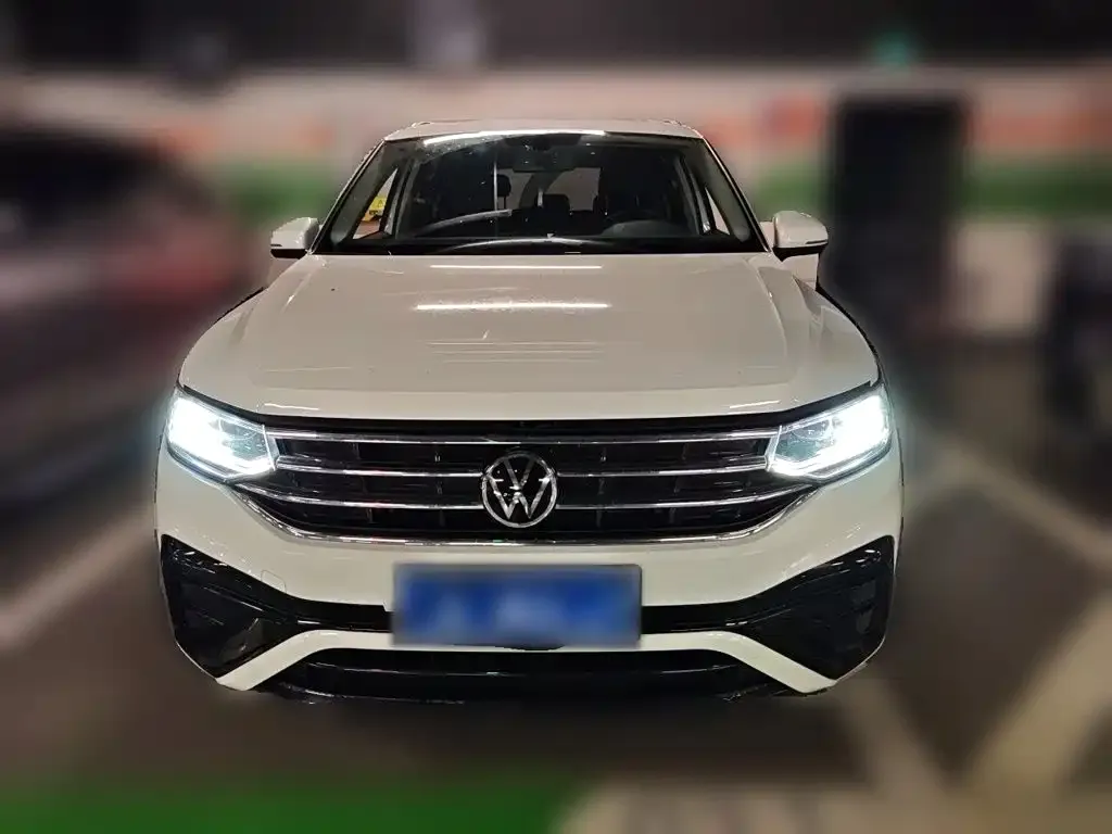 Volkswagen Tiguan L — фото 5