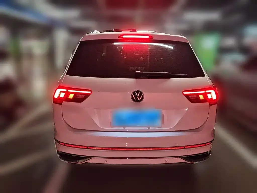 Volkswagen Tiguan L — фото 4