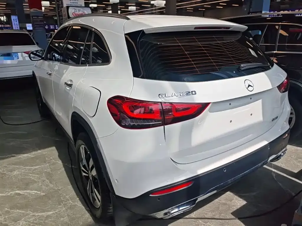 Mercedes-Benz GLA — фото 9