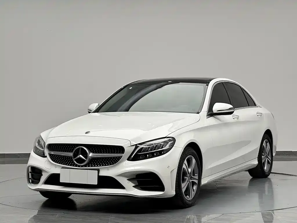Mercedes-Benz C-Class — фото 1