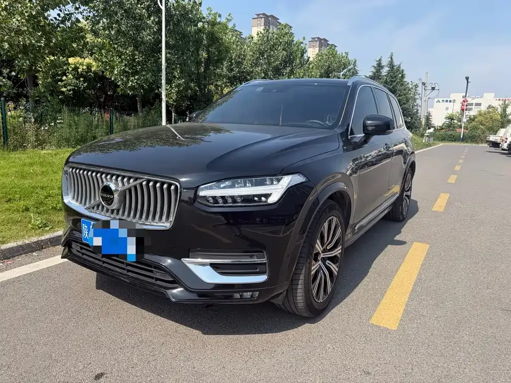 Volvo XC90 — фото 1