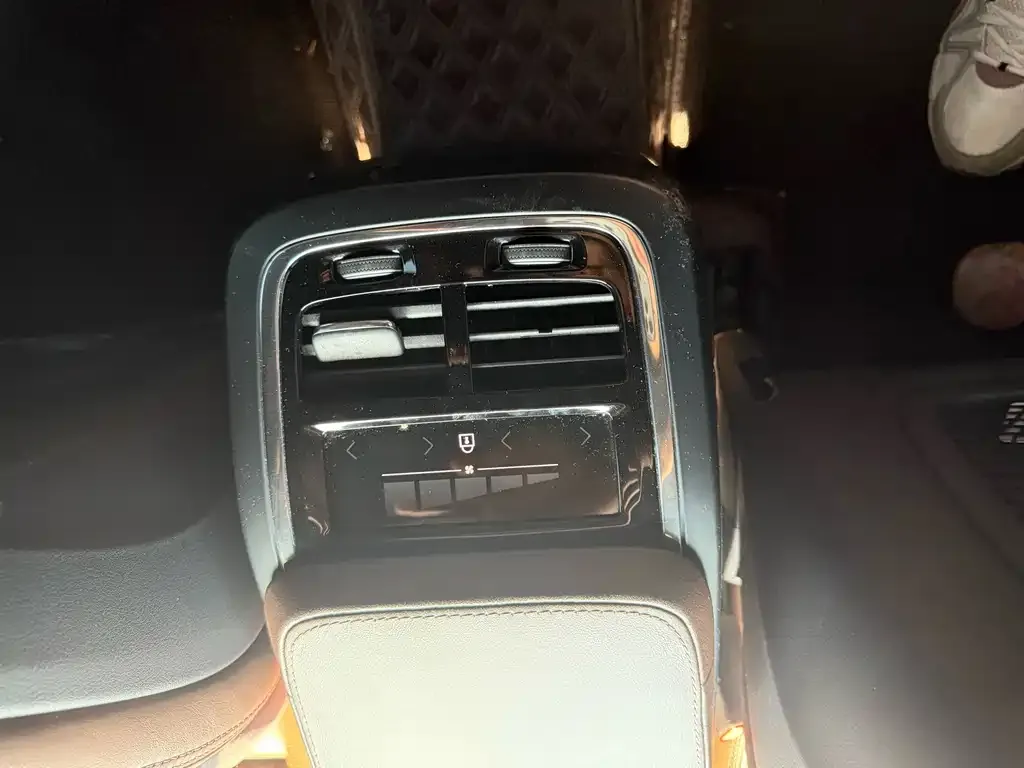 Volvo XC90 — фото 2