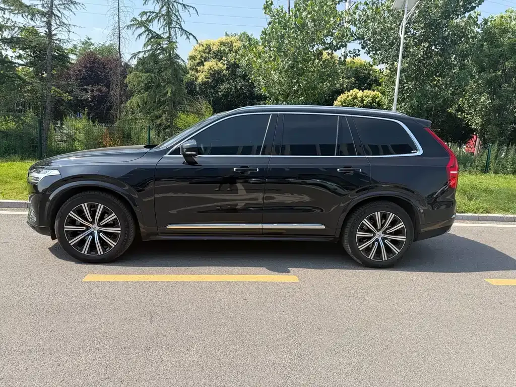 Volvo XC90 — фото 9