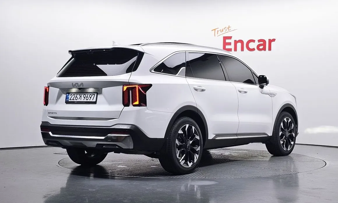 Kia Sorento — фото 7