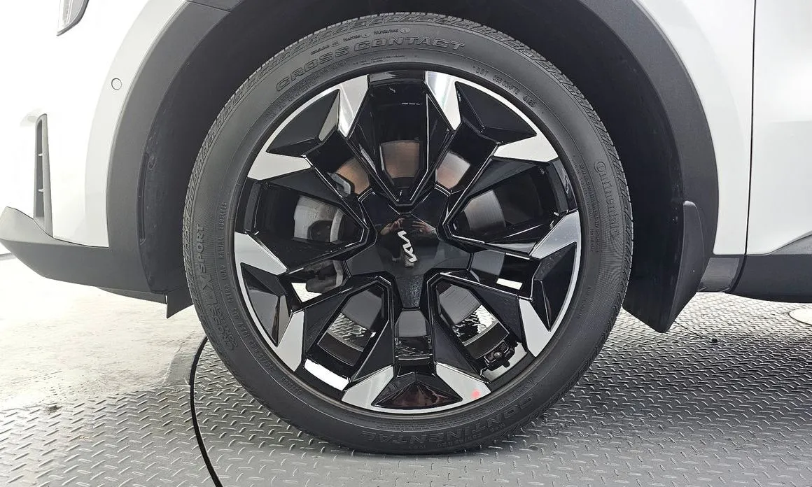 Kia Sorento — фото 9