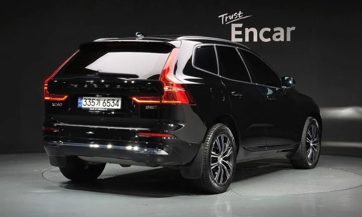 Volvo XC60 — фото 8