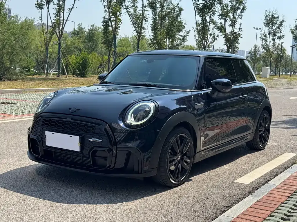 MINI Cooper (3-door) — фото 1