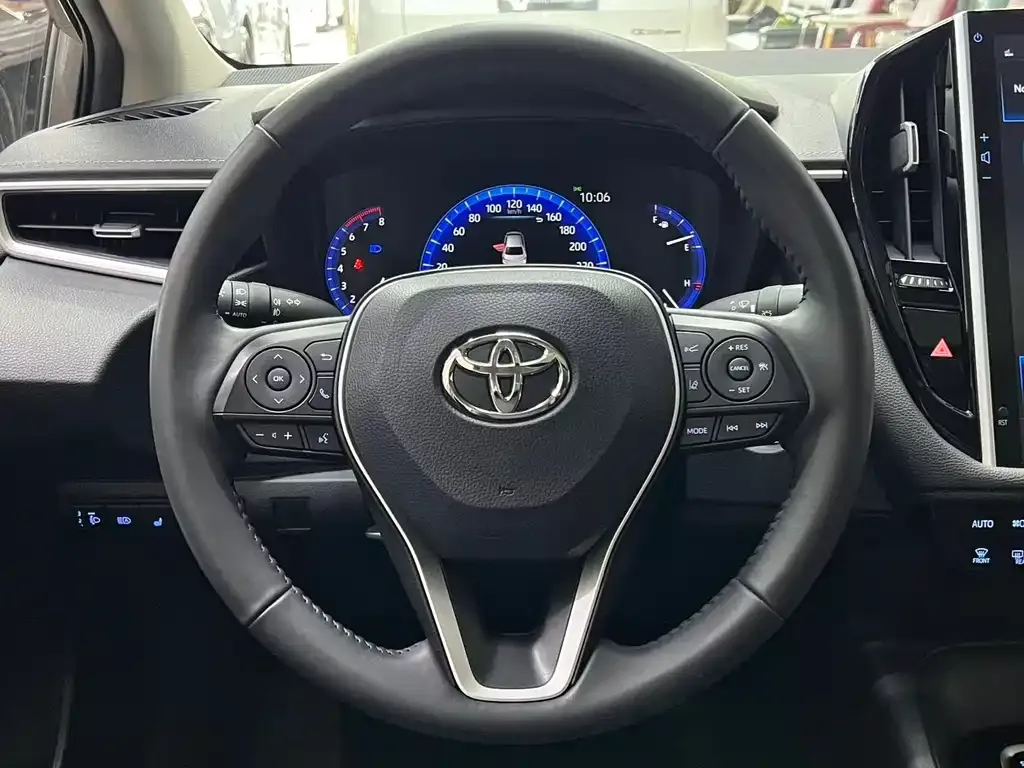 Toyota Corolla — фото 8