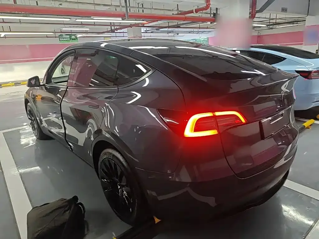 Tesla Model Y — фото 7