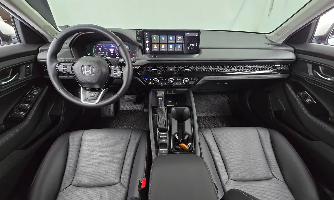 Honda Accord — фото 9