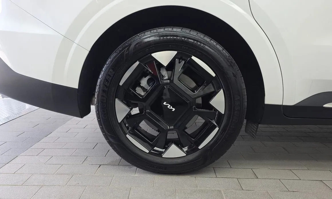 Kia Carnival — фото 10