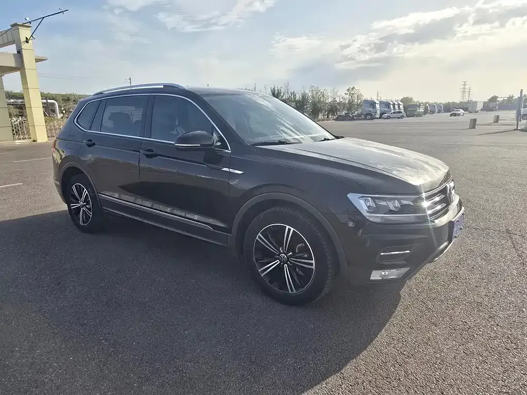 Volkswagen Tiguan L — фото 4