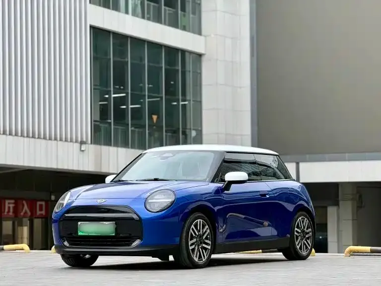 MINI Cooper EV — фото 1
