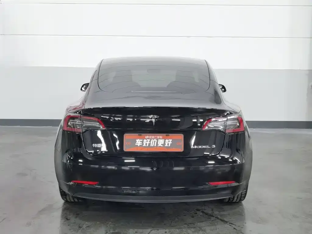 Tesla Model 3 — фото 5