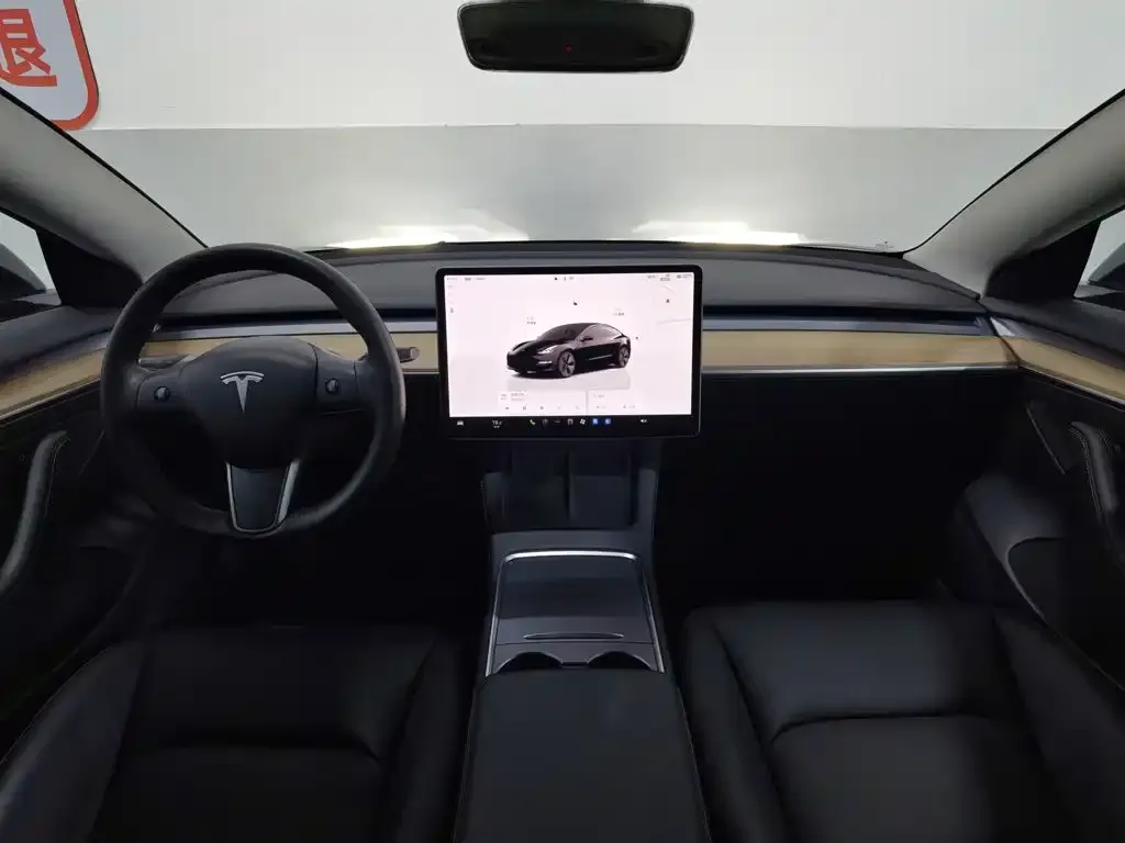 Tesla Model 3 — фото 4