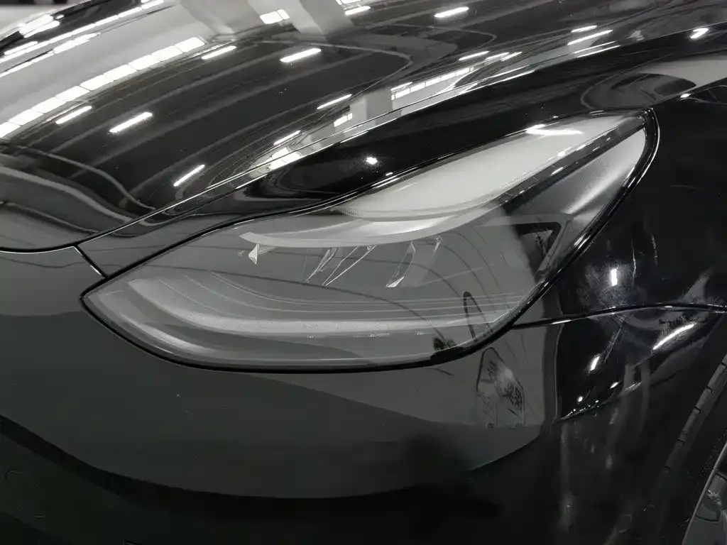 Tesla Model 3 — фото 9