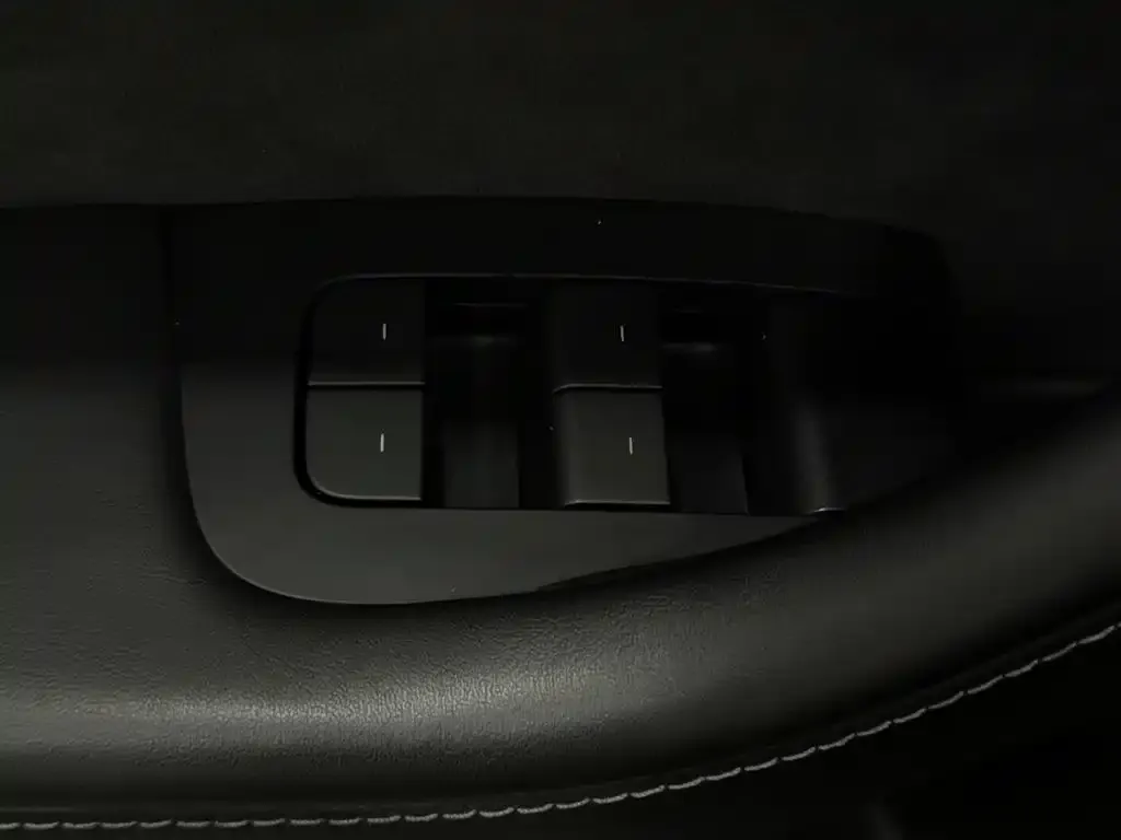 Tesla Model 3 — фото 2