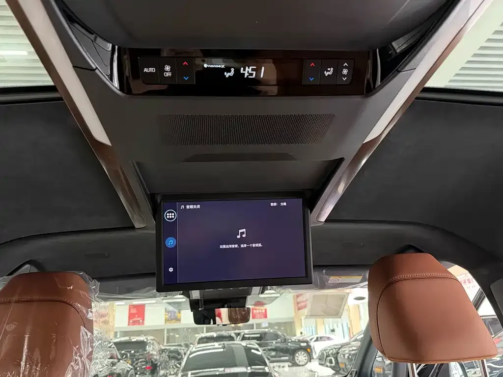 Toyota Alphard — фото 5