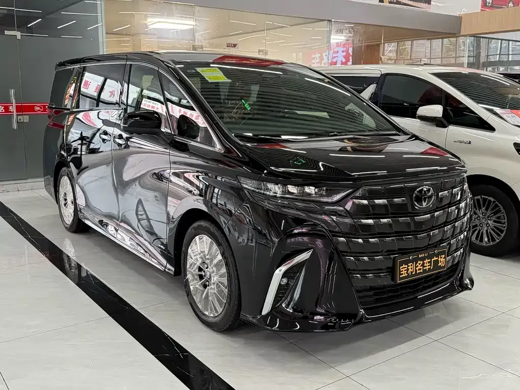 Toyota Alphard — фото 9