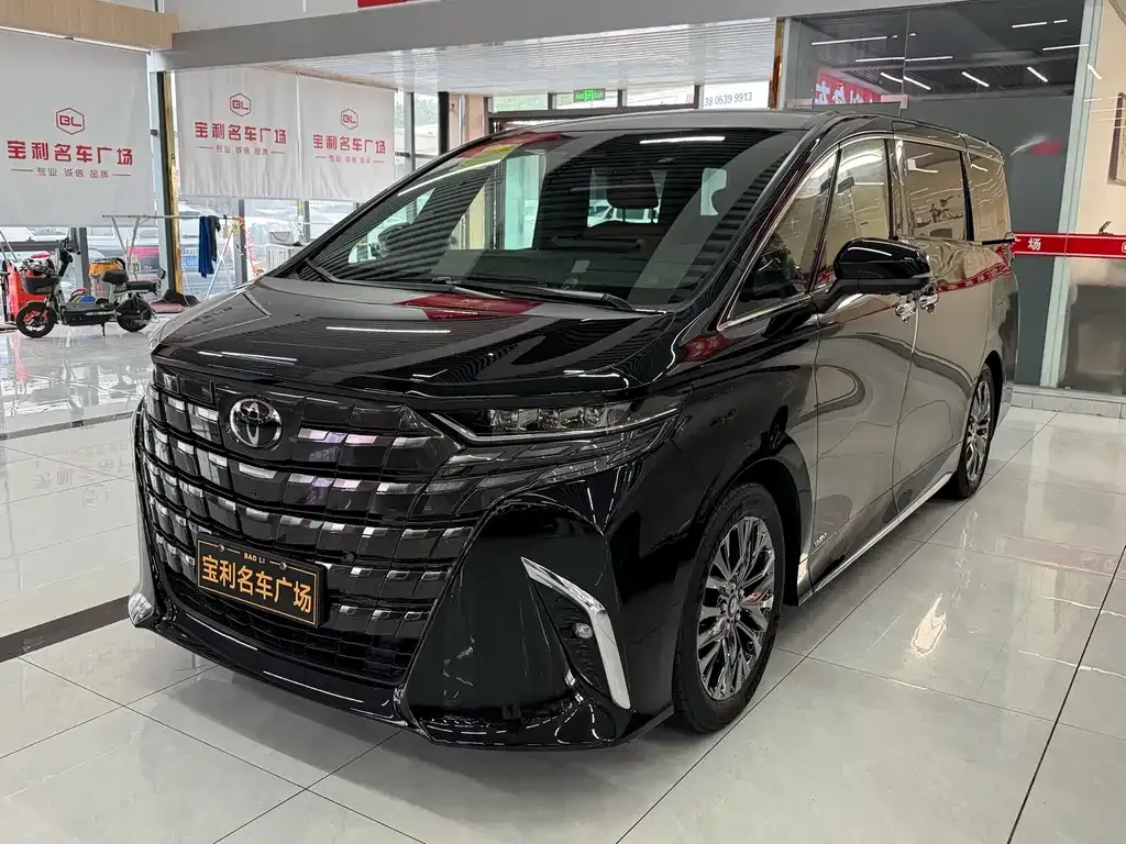 Toyota Alphard — фото 4