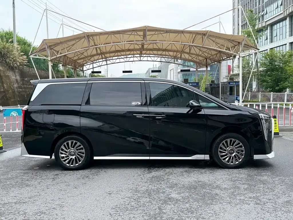 GAC Motor Trumpchi M8 — фото 9