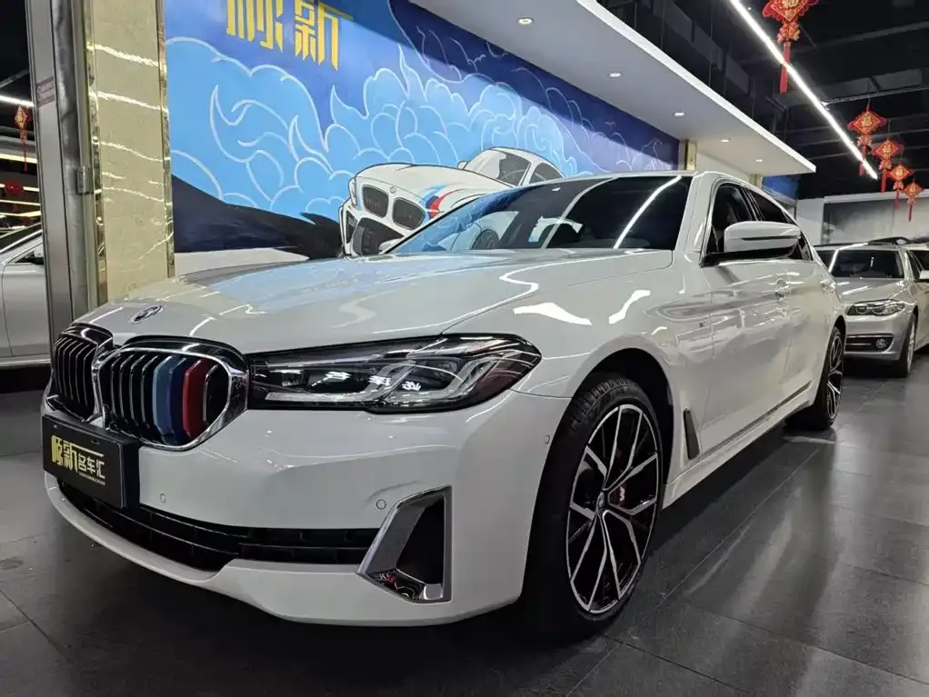 BMW 5 Series — фото 1
