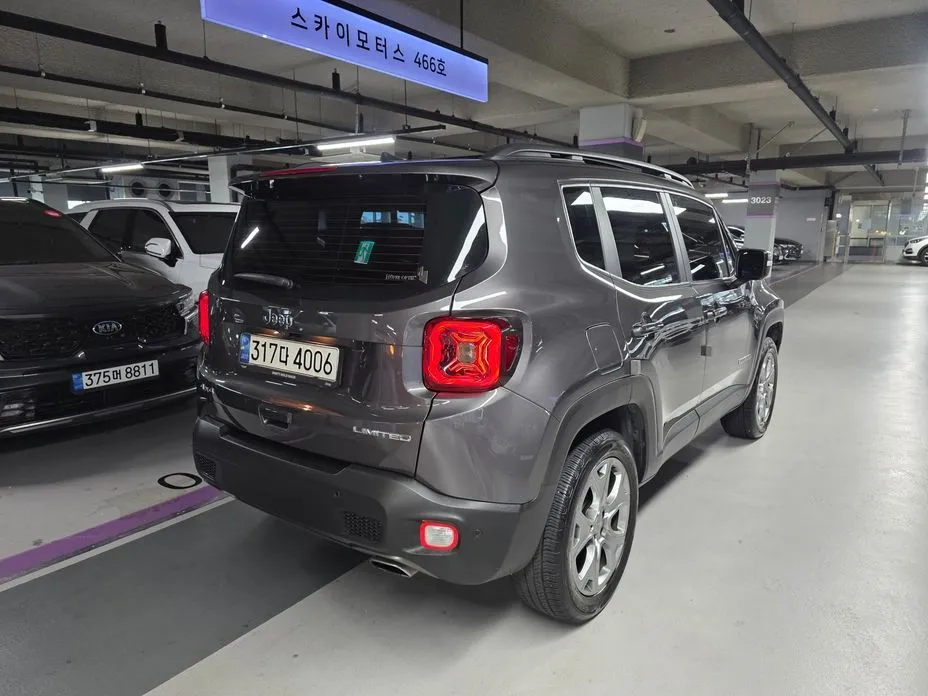 Jeep Renegade — фото 10