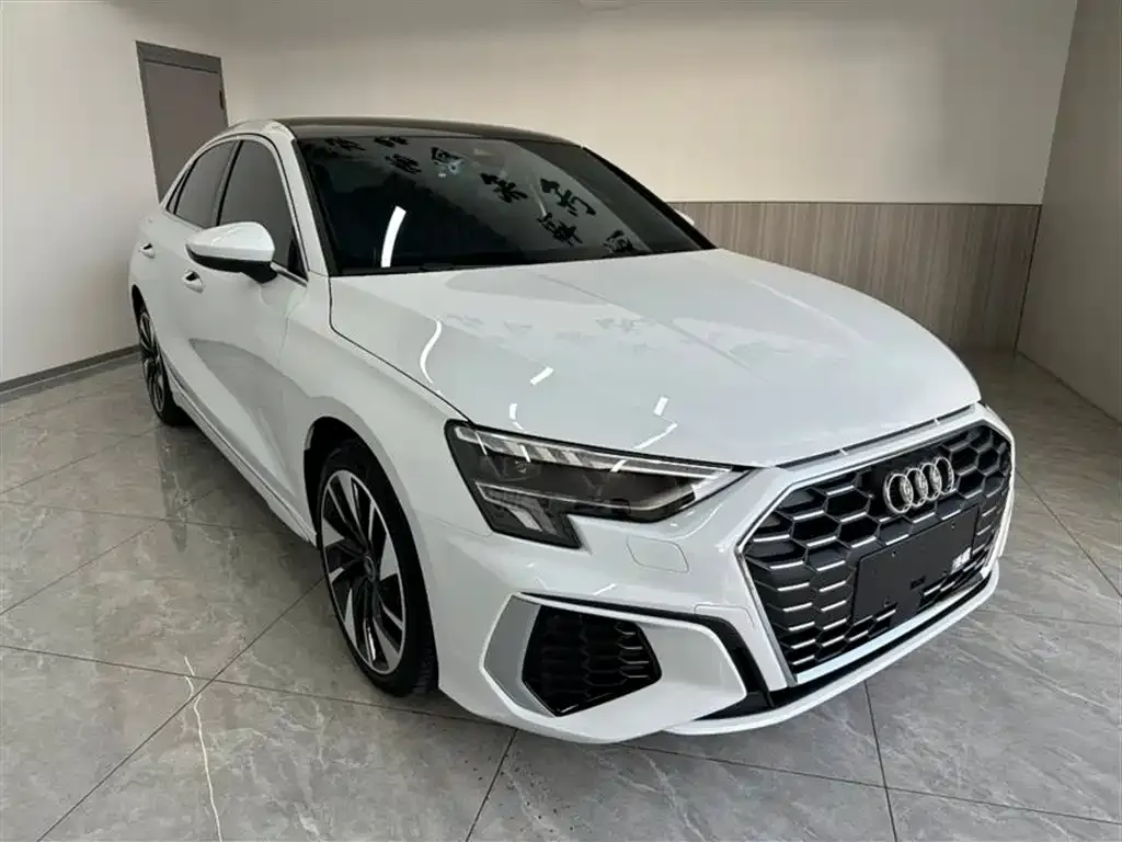 Audi A3 — фото 1