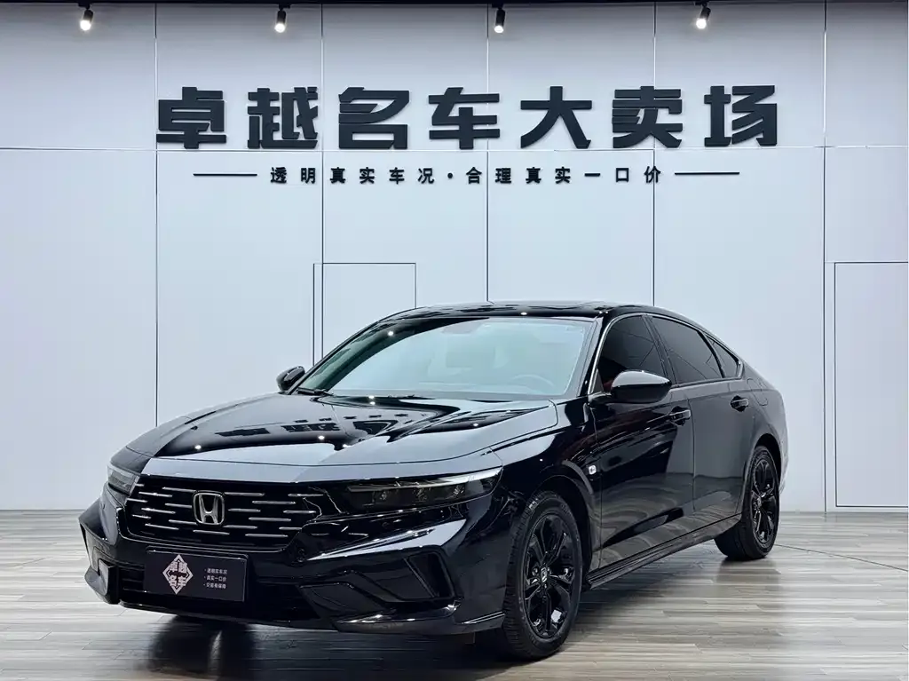 Honda Accord — фото 1