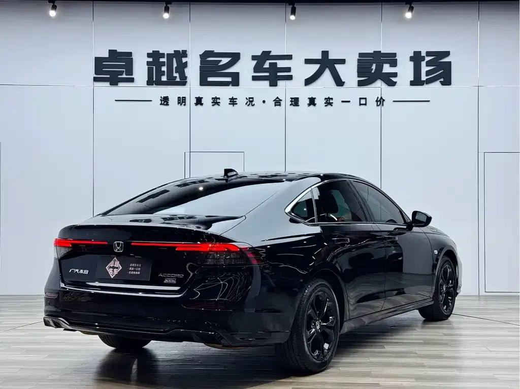 Honda Accord — фото 10