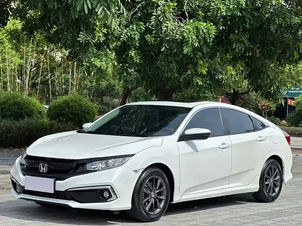 Honda Civic — фото 1