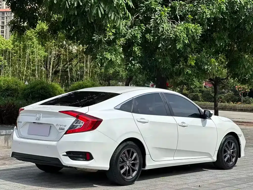 Honda Civic — фото 9