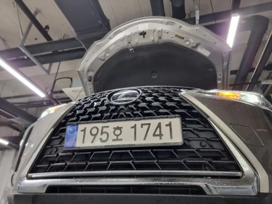 Lexus UX — фото 1