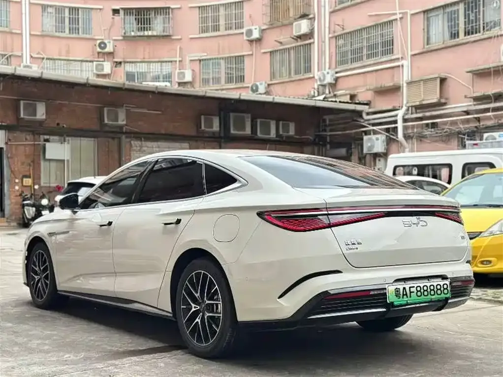 BYD Seal — фото 6