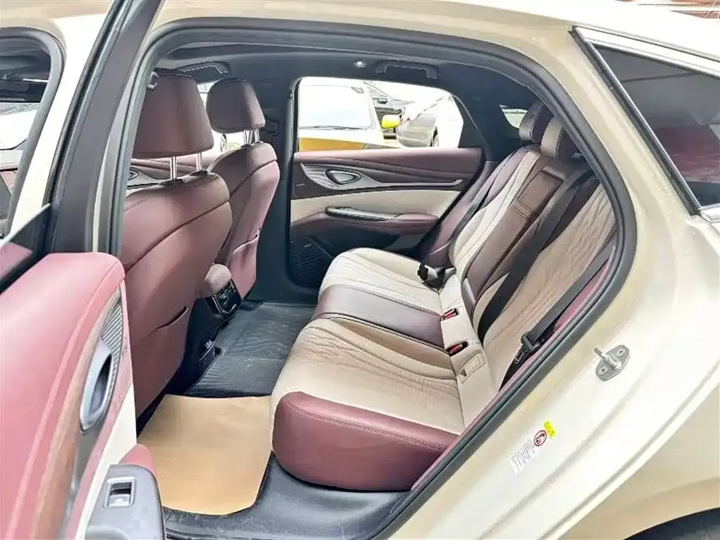 BYD Seal — фото 4